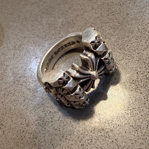 Silver Star Pattern Ring - Picture 3 of 9